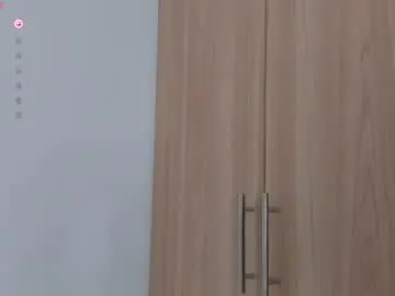 Chaturbate Live Sex Cam of natalie_davis