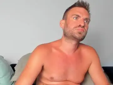Chaturbate Live Sex Cam of 10in_deluxe
