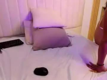 Chaturbate Best live sex cam show of littleoliviia_