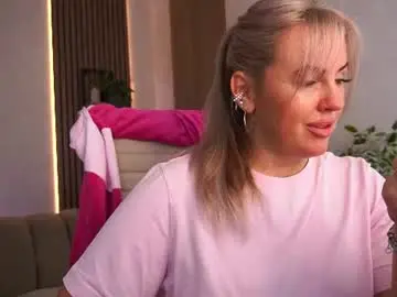 Chaturbate Best live sex cam show of kiracandys