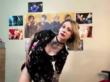 Chaturbate Live Sex Cam of mickiebachus