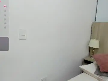 Chaturbate Sex Chat of kira_dubois1