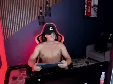 Chaturbate Best live sex cam show of axxel_men