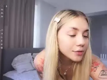 Chaturbate Live Sex Cam of blue_bow