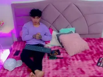 Chaturbate Live Sex Cam of party_fre_girl