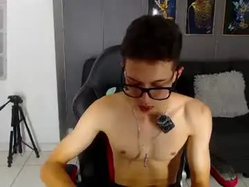 Chaturbate Adult Webcam of skinny_bigcock20