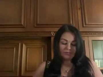 Chaturbate Live Sex Cam of secret_lia69