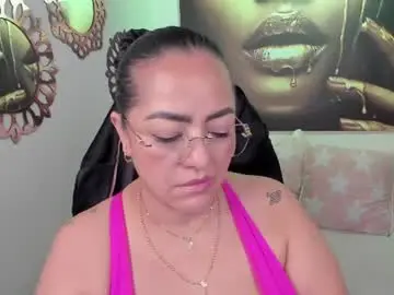 Chaturbate Live Sex Cam of marianalopez81