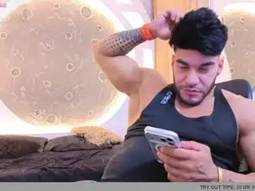 Chaturbate Nude Webcam of zac_levis