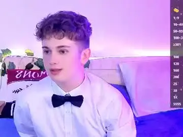 Chaturbate Live Sex Cam of miless_cooper