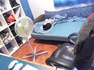 Chaturbate Free Live Porn of ravingr3d3