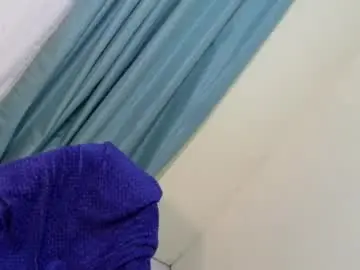 Chaturbate Live Sex Cam of alaiza_malinao