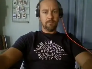 Chaturbate Live Sex Cam of moi9876543210