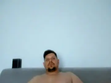 Chaturbate Live Sex of famousboy1