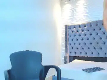 Chaturbate Watch Live Sex Cams of lenny_knox2