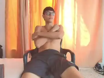 Chaturbate Live Porn of lenny_knox2