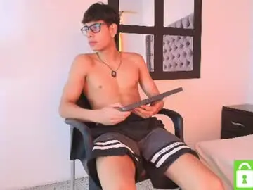 Chaturbate Watch Live Sex Cams of lenny_knox2