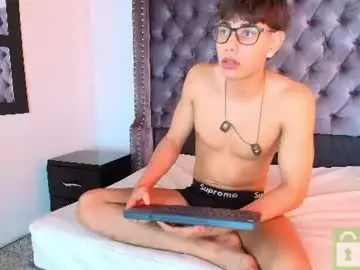 Chaturbate Live Porn of lenny_knox2