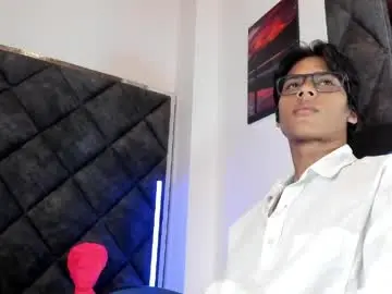 Chaturbate Watch Live Sex Cams of liamkron
