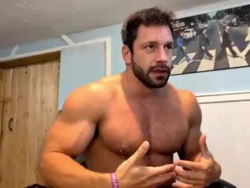 Chaturbate Live Sex Cam of pizza_biceps