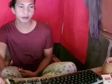 Chaturbate Watch Live Sex Cams of whispering_ering