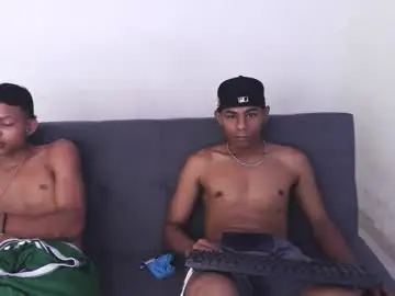 Chaturbate Live Sex Cam of alphas_latins