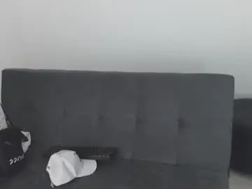 Chaturbate Live Sex Cam of alphas_latins