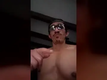 Chaturbate Free Live Porn of badhombremx