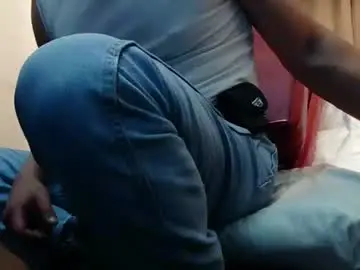Chaturbate Live Sex Cam of badhombremx