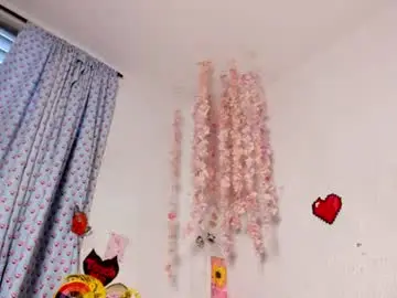 Chaturbate Watch Live Sex Cams of emilycollei