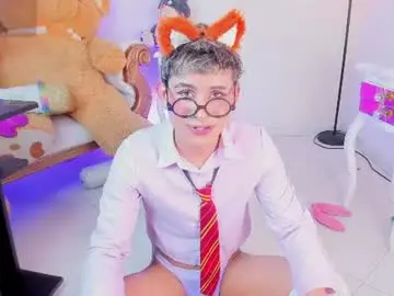 Chaturbate Sex Chat of latinofemboy_hung