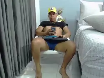 Chaturbate Live Sex Cam of noahhunteer