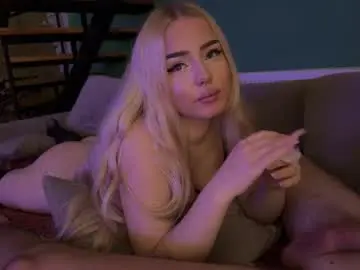 Chaturbate Nude Webcam of blonde8888