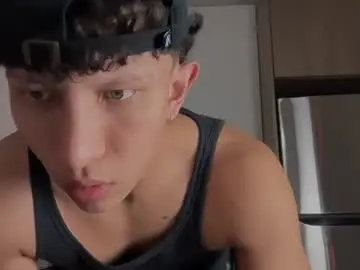 Chaturbate Live Sex Cam of valentino_tussojs