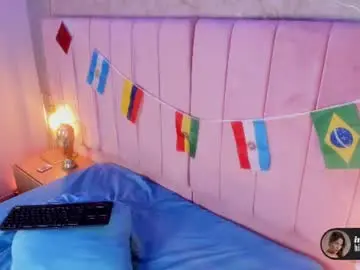 Chaturbate Adult Webcams of hillarycollins