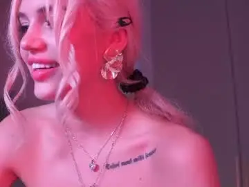 Chaturbate Live Sex Cam of milabunny_