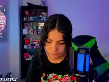 Chaturbate Live Sex Cam of helia_n_amy