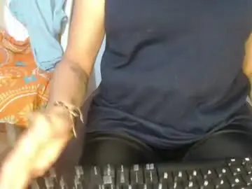 Chaturbate Live Sex Cam of milf_valeria