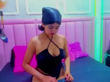 Chaturbate Live Sex Cam of velvet_giirll