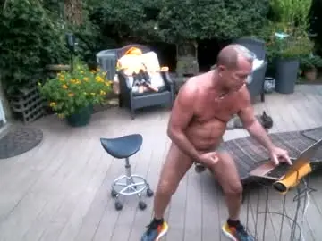 Chaturbate Live Sex Cam of anoaklawnguy