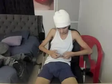 Chaturbate Live Sex Cam of white_master444