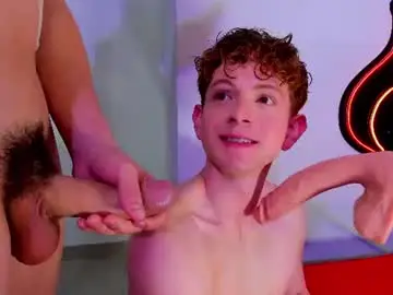 Chaturbate Live Sex Cam of chris18red