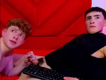 Chaturbate Best live sex cam show of chris18red
