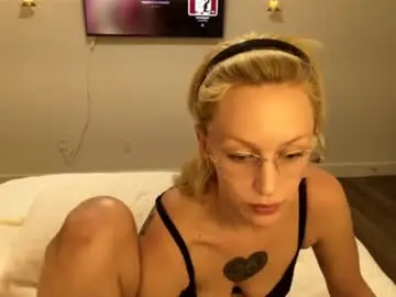 Chaturbate Adult Video Chat of violet_winter97