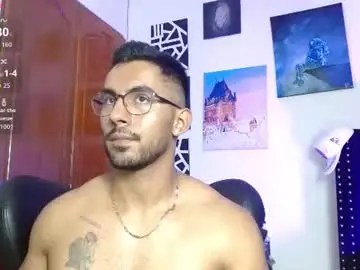 Chaturbate Nude Webcam of romanpearce_
