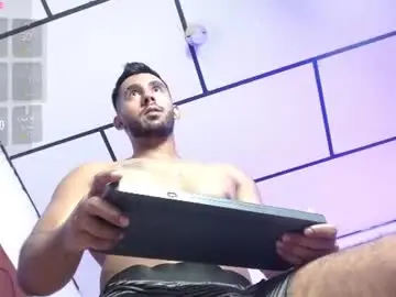 Chaturbate Adult Video Chat of romanpearce_