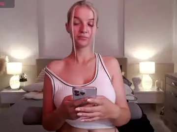 Chaturbate Live Sex Cam of smileyouarehere