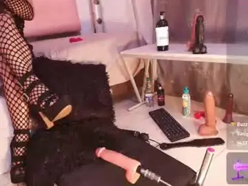Chaturbate Nude Webcam of zhamira_21