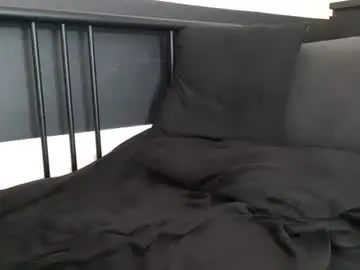 Chaturbate Live Sex Cam of apollobest77