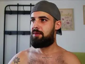 Chaturbate Sex Cam of hairyrobxxx